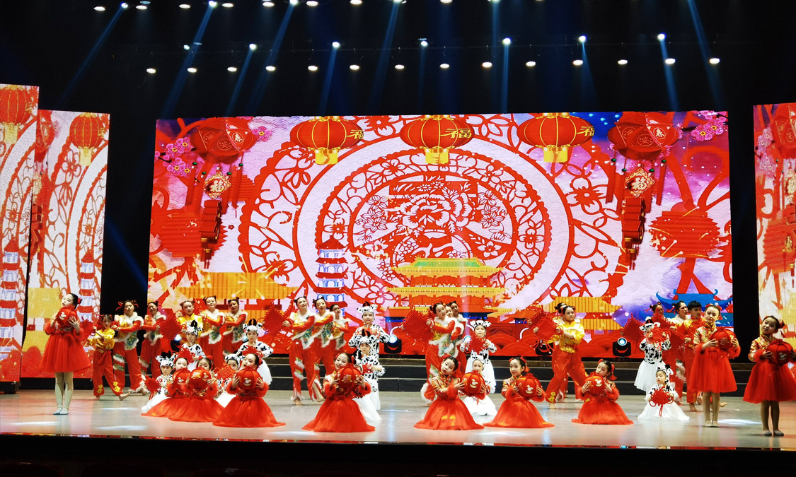 企业活动中如何挑选合适的商演主持人？_杭州演出公司_杭州活动执行公司